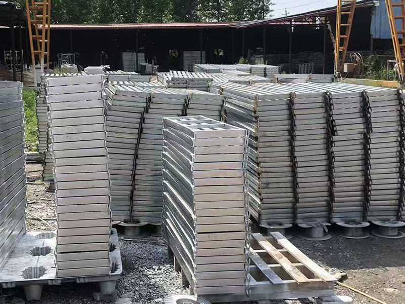 Scaffold pedals are an important component of scaffolding