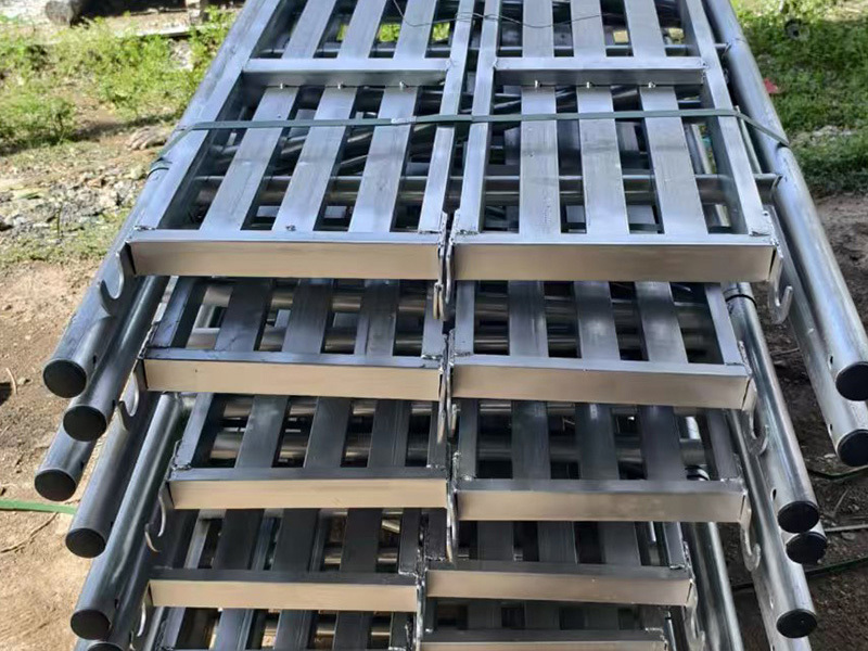 Structural and functional advantages of steel springboard